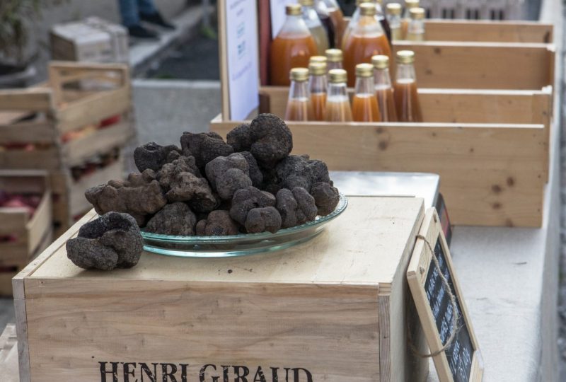 Marché aux truffes et produits du terroir à Richerenches - 3